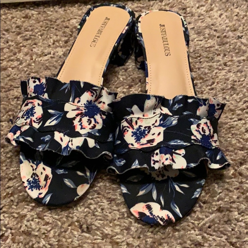 Cryssa Heeled Mule